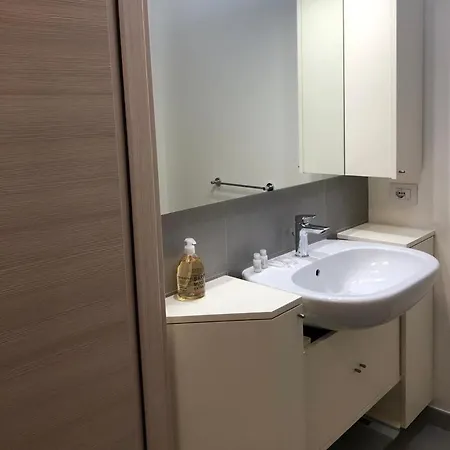 Youhosty - Faruffini 28 Apartment